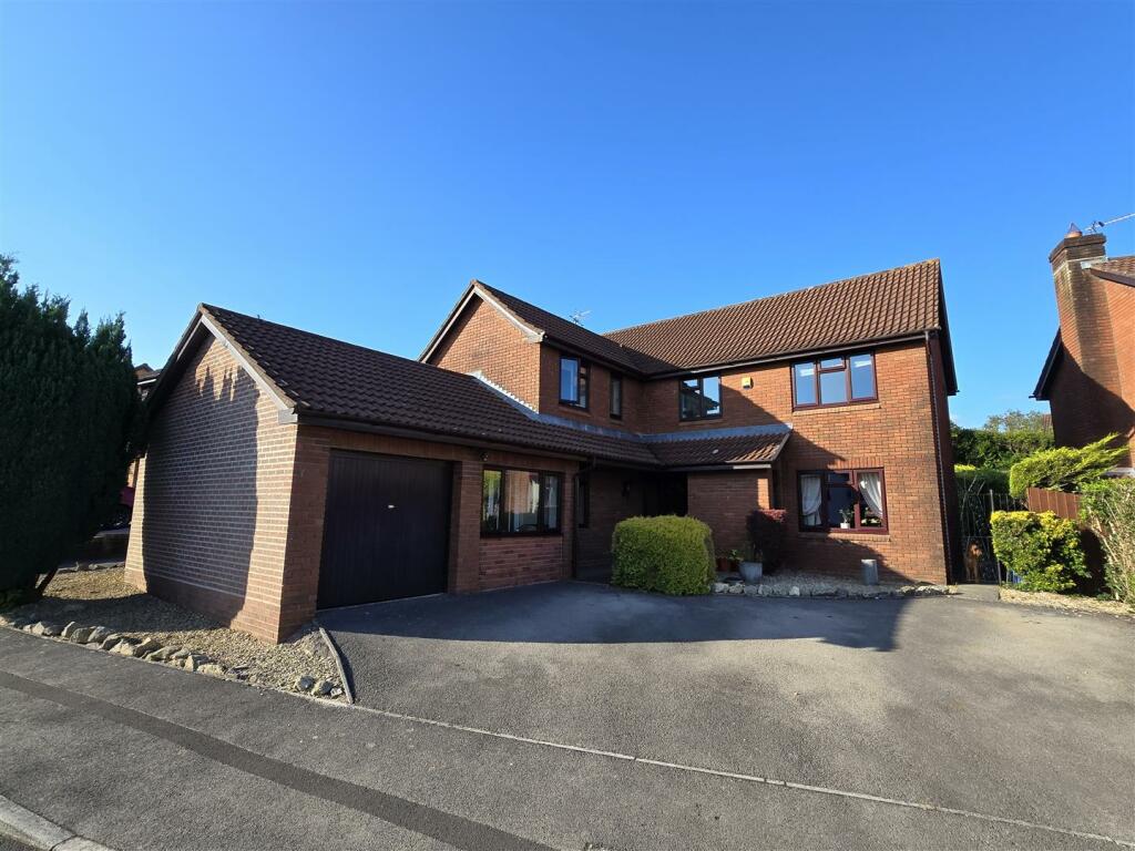 7 Mounton Drive
