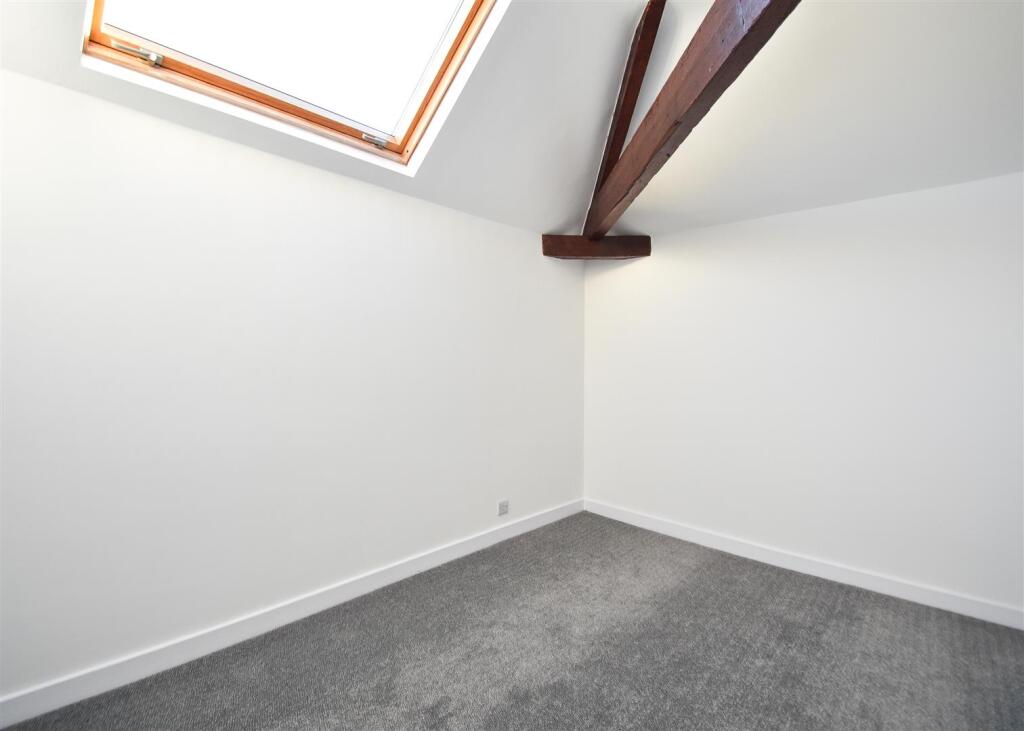 1 The Courtyard - Bedroom 3.jpg
