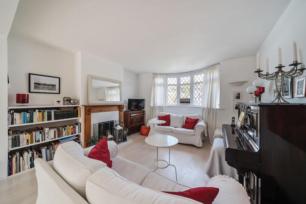 Living Room /Dining room