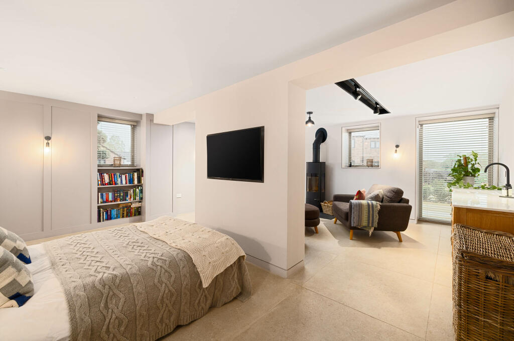 20231011-1159_Maison Haus - Blakeley Stables, Knut