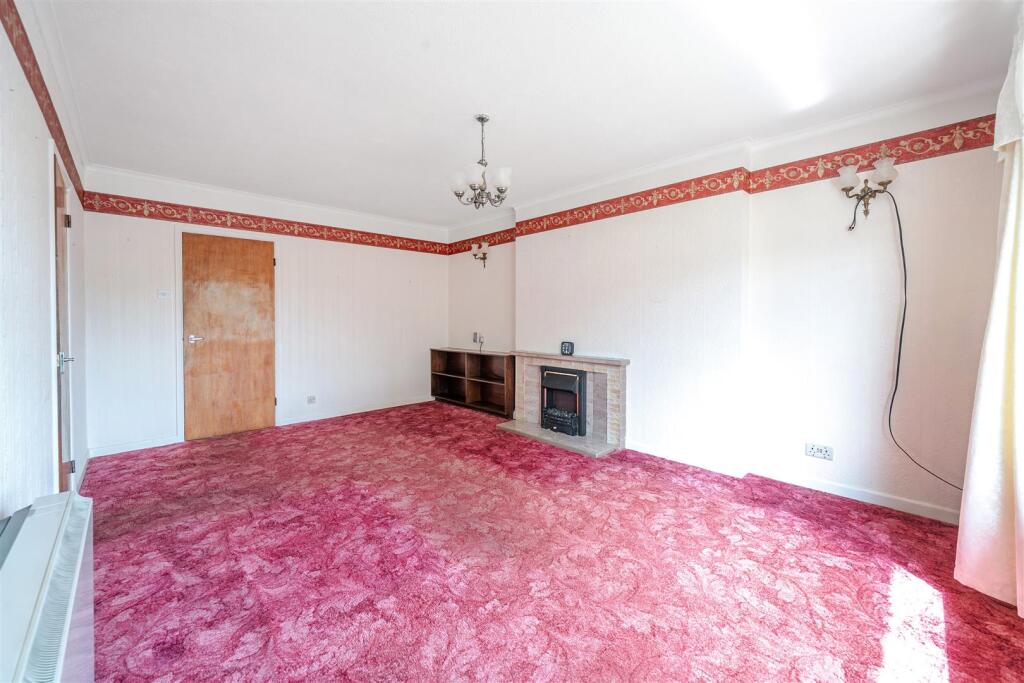 15 Simons Walk, Pattishall (14).jpg