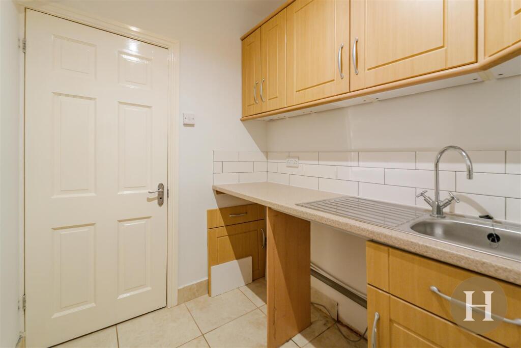 Hadleigh Estate Agents-38.jpg