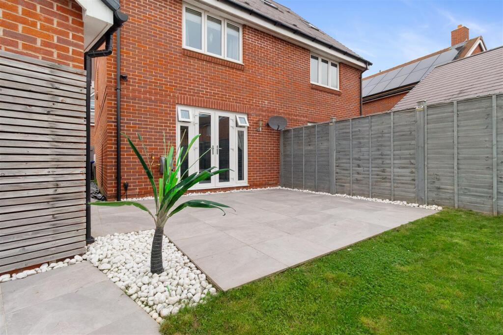 8 Bellflower close-020.jpg