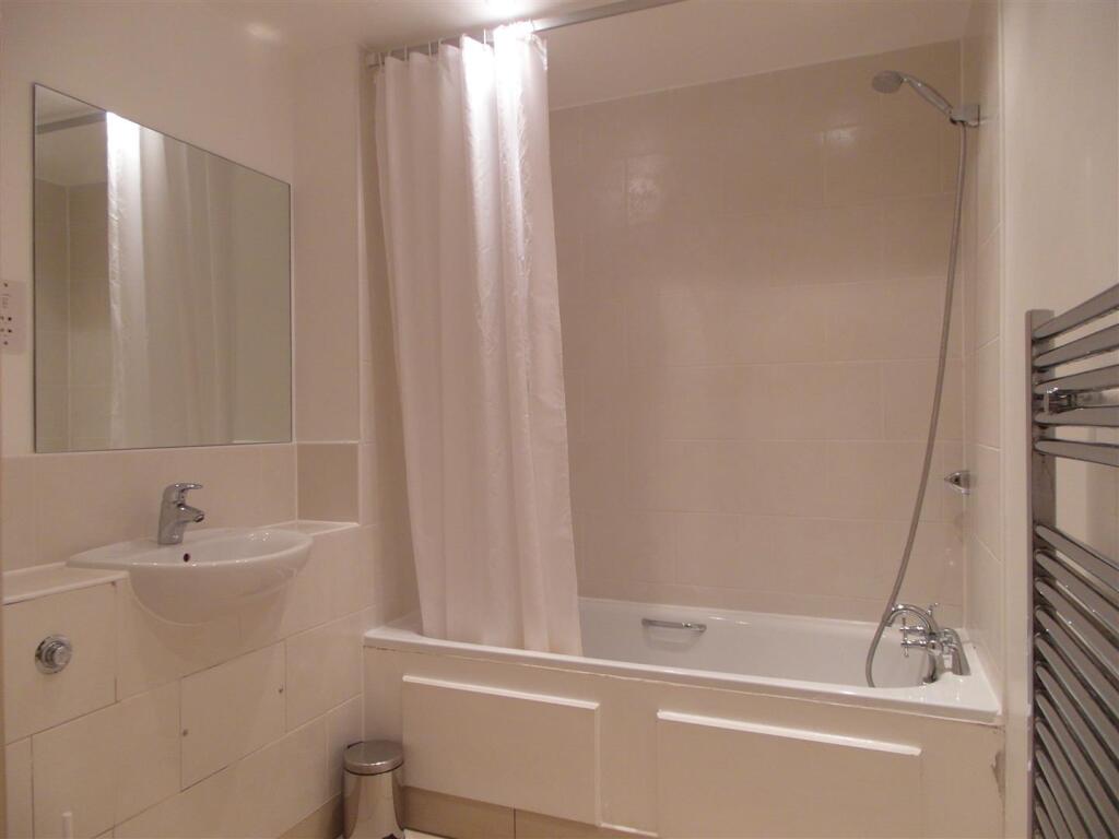 Marketing - Shared bathroom.JPG