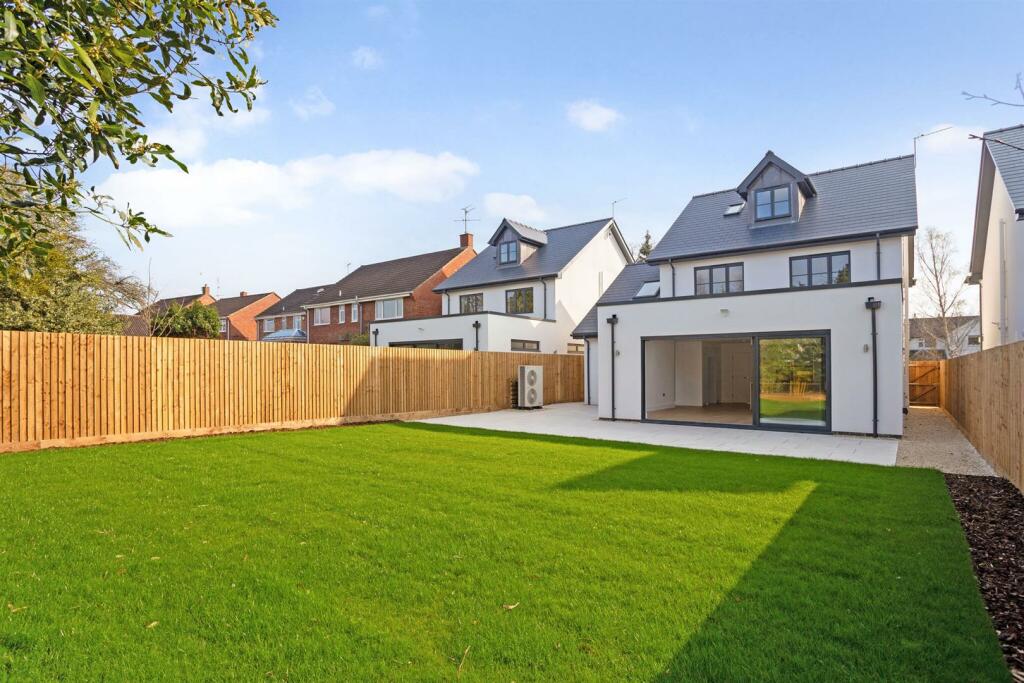 66419_11 Walnut Close Cheltenham (7)_low.jpg