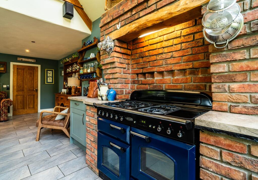 Kitchen / Dining Room