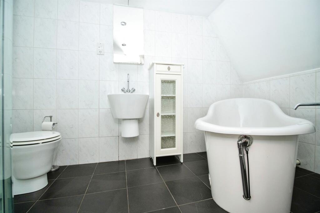 En-suite Bathroom