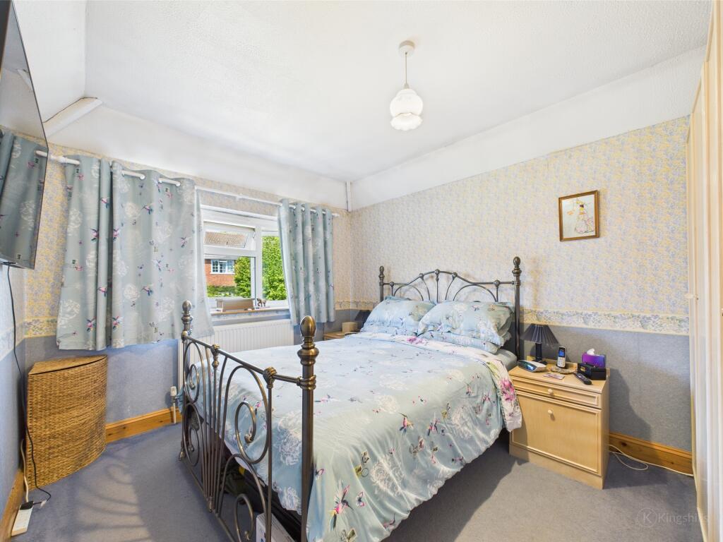 CAM02136G0-PR0396-STILL009