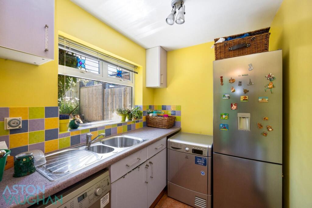 Lyminster Avenue -011.JPG