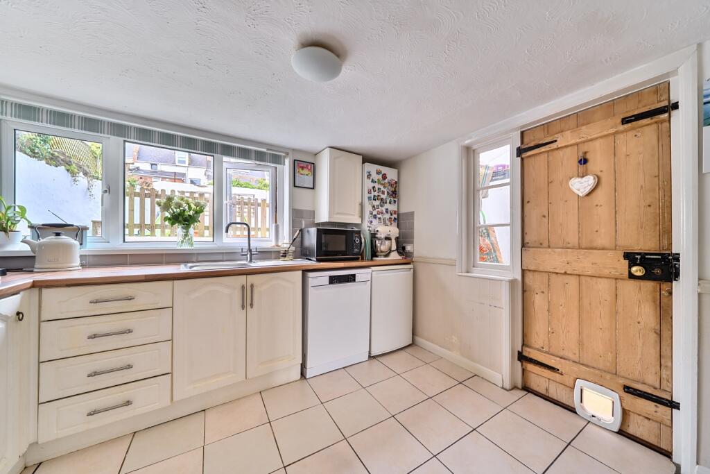 1303551-10-6840284ab869d