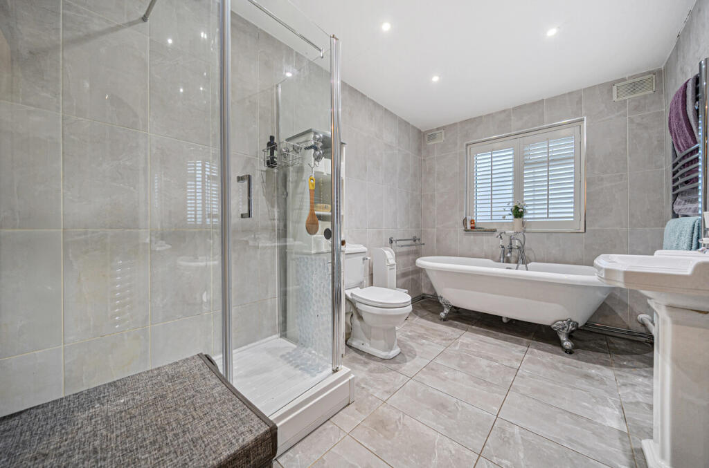 13804907691758755344aarw1