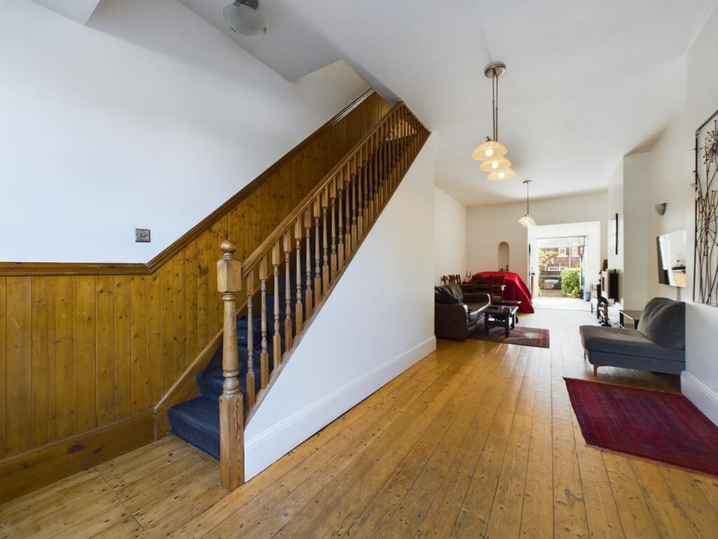 CAM02386G0-PR0085-STILL019