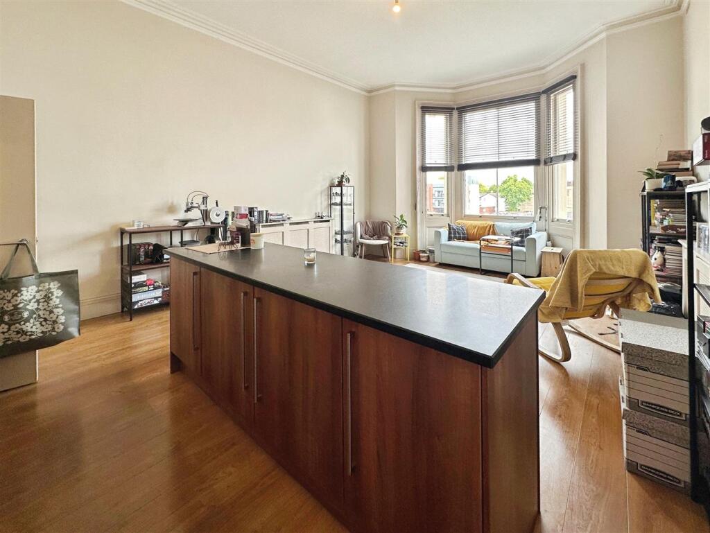 5c5e9d37--4154-928F-CEC16F510685-18068-0000055DA7B