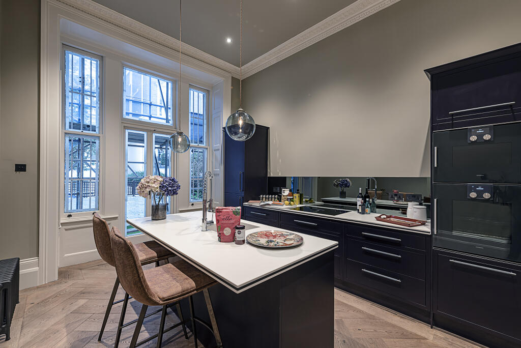 Phillimore Place, W8