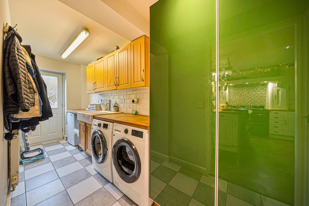 1383222-37-69207a8735d68-ARW-1