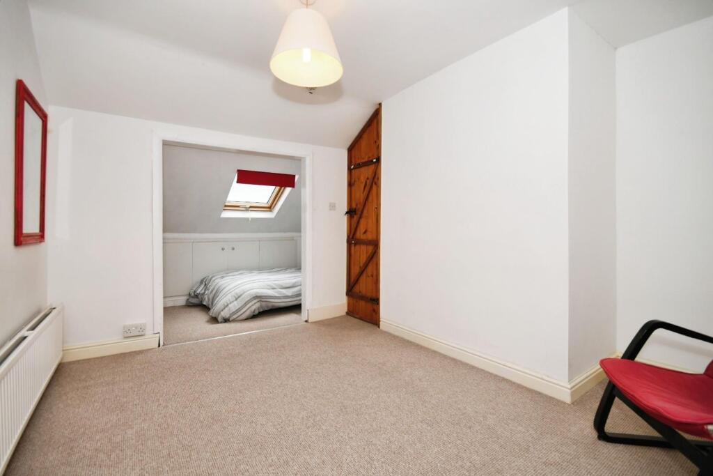 BEDROOM 3 02.jpg