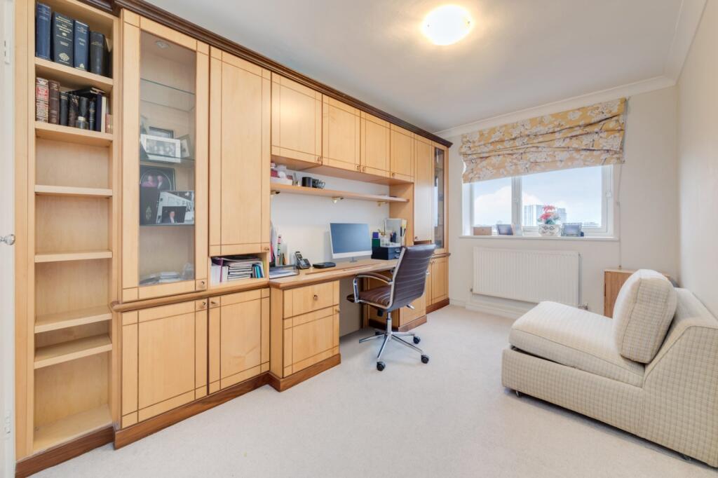 Bedroom 2/Study