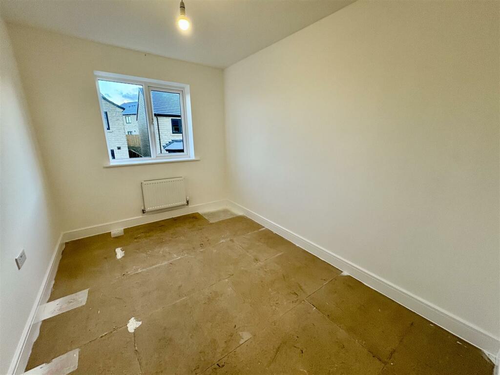 Bramleys Estate Agents - Stonebrooke Gardens - Ell