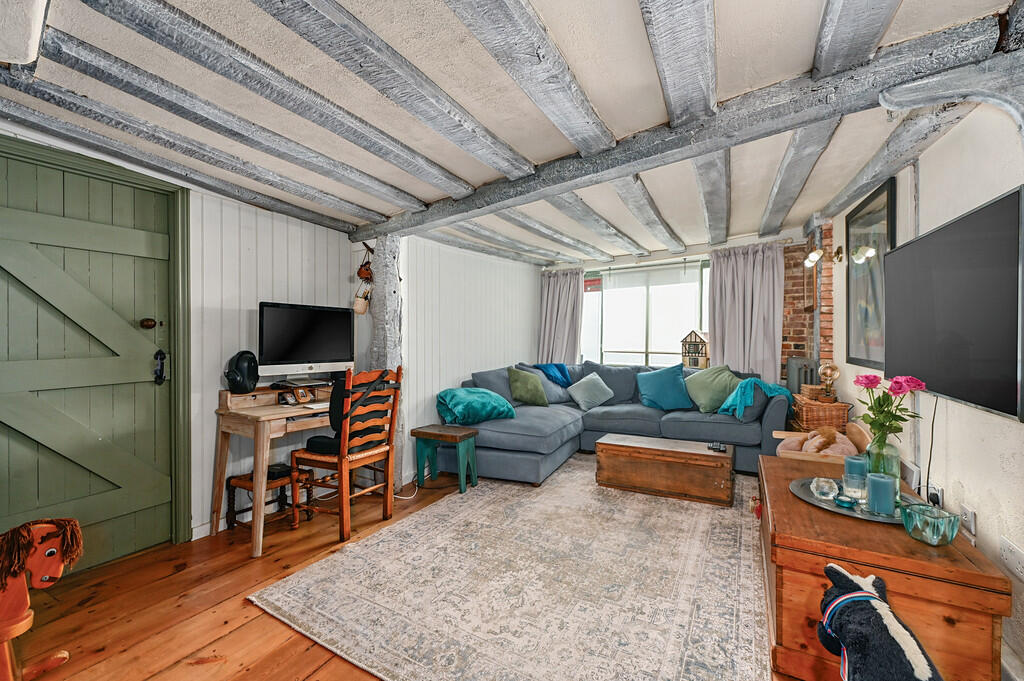 34 The Mint TN31 ...