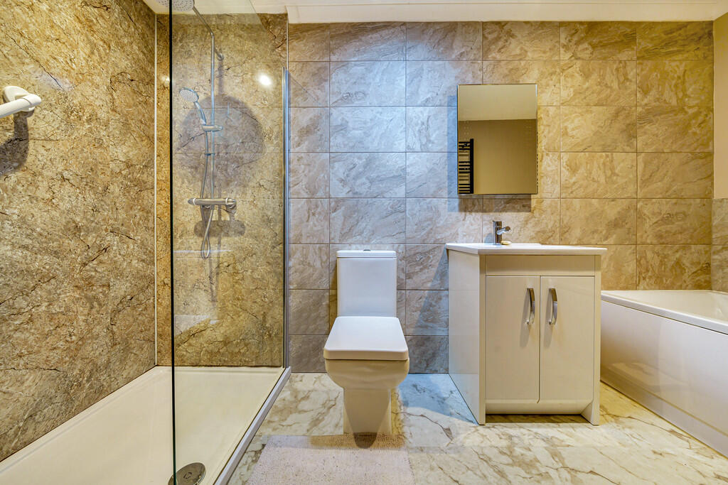 En-suite Bathroom