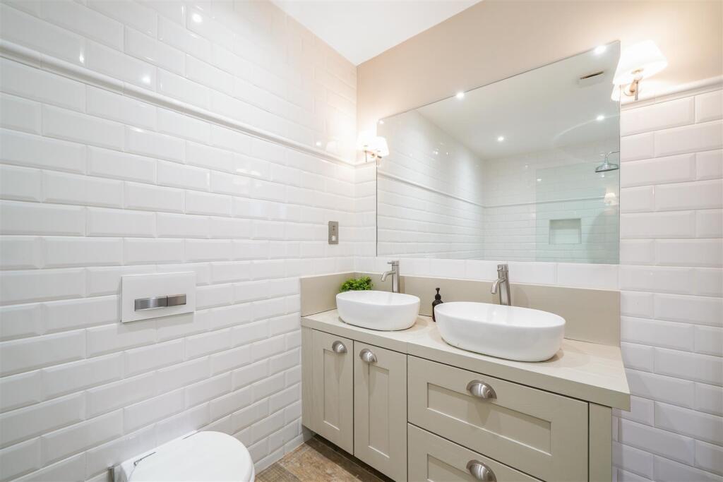 Basement, 19 Sutherland Avenue - 4xKzty2aPfAapjQUU