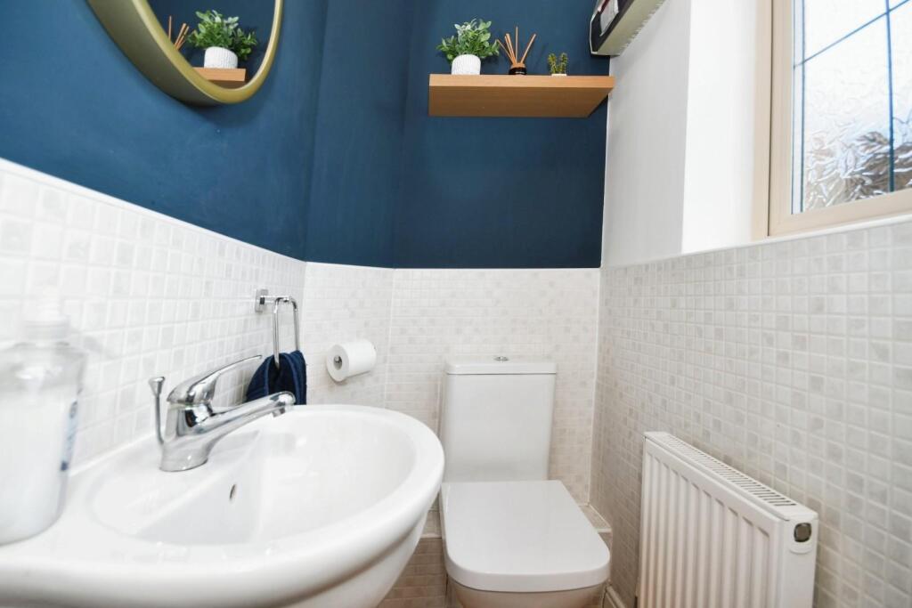 DOWNSTAIRS WC.jpg