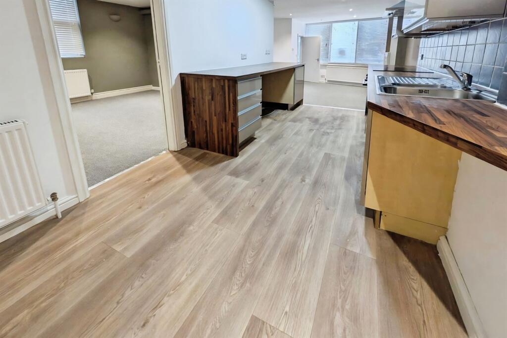 Flat 1 Kitchen