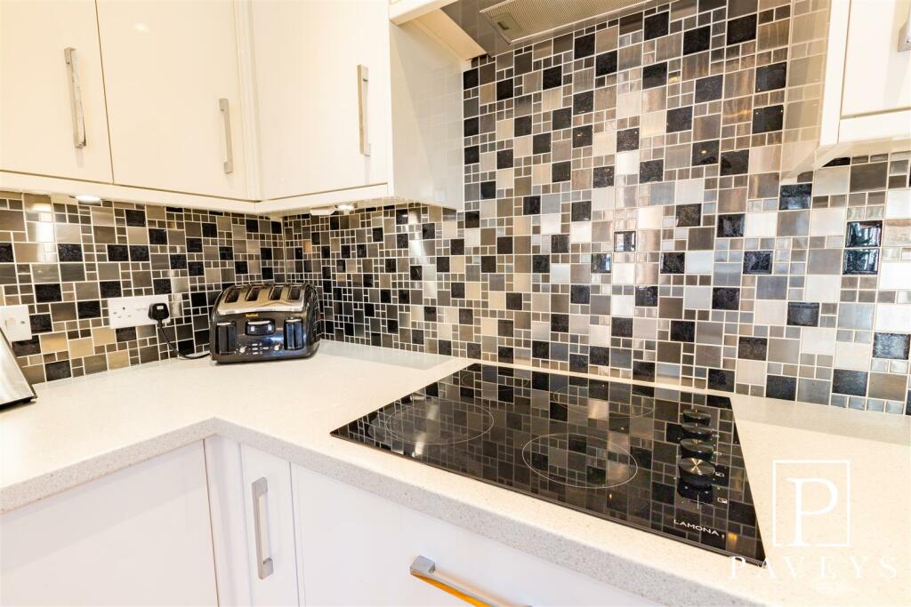KITCHEN BREAKFAST ROOM
