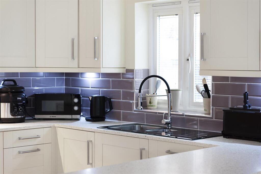 3 Haven Close ph37.jpg