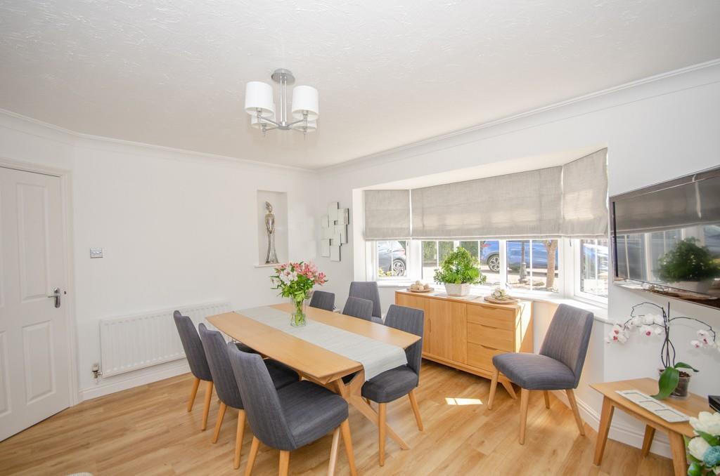 Dining room pic 2.jpg