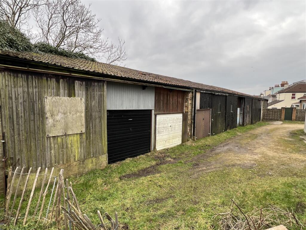 2 - Garage for Auction, St George, Bristol.JPG