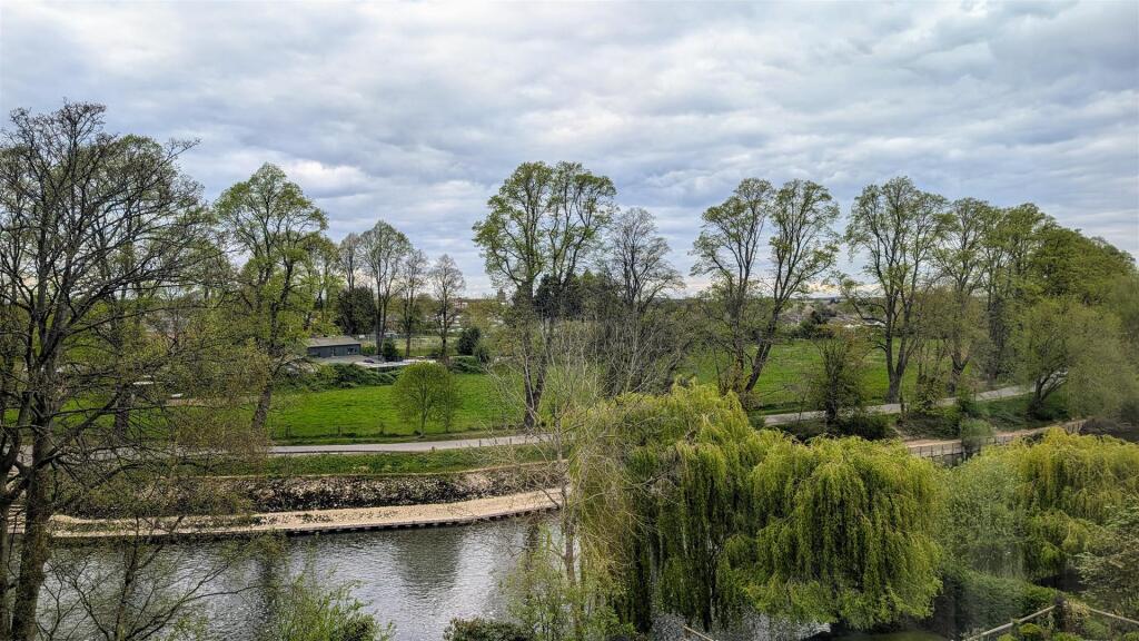 Underdale road 33b View.jpg