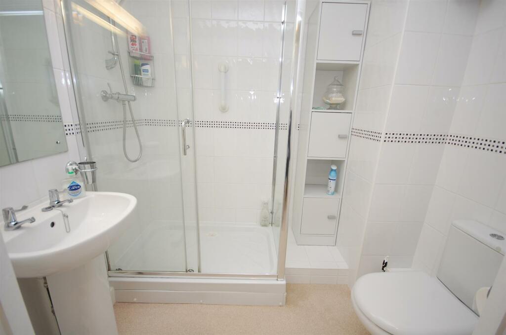 Brielen Bathroom.jpg