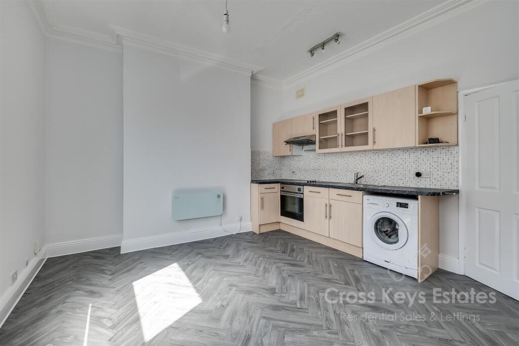 Sitting Room/Kitchen