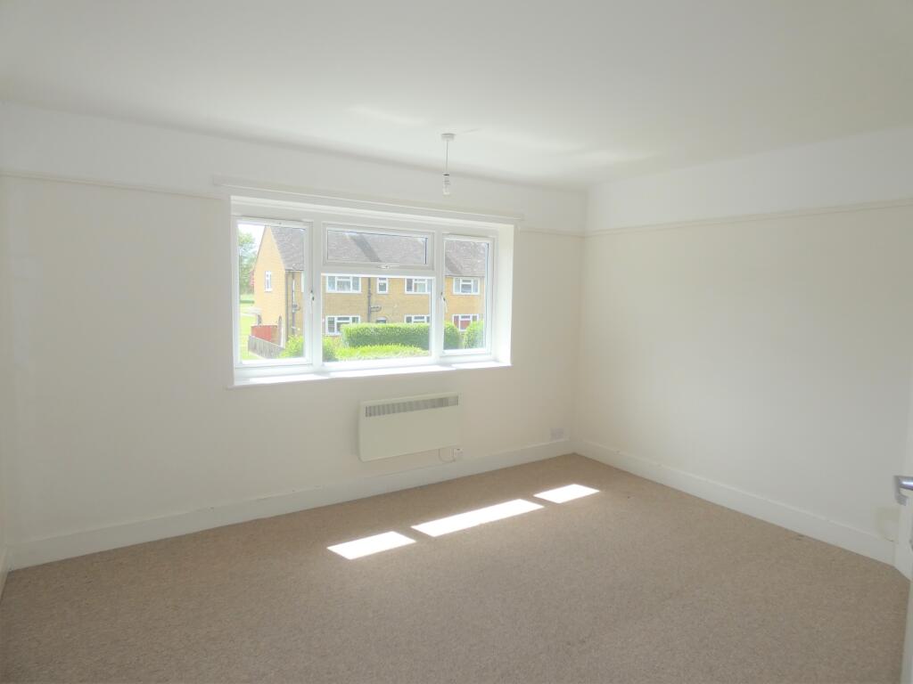 Pic 4 Bed 1.jpg