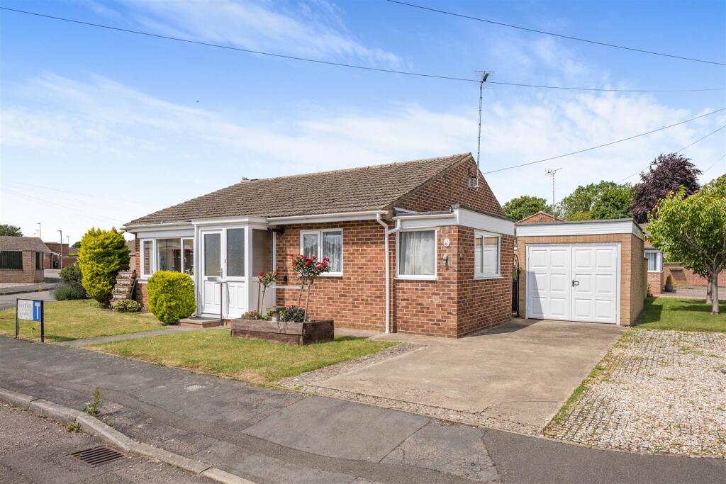 1 Poplar Close, Banbury-2.jpg