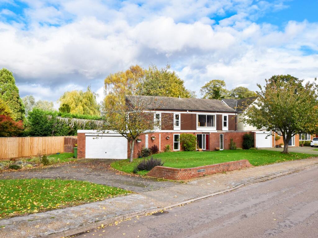 12 Manor Park