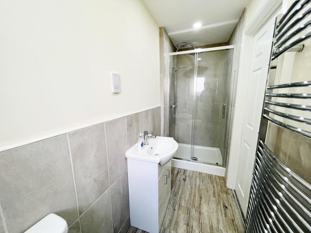 En Suite 1.jpg