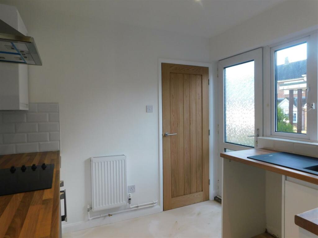 53 Oundle Drive kitchen 2.JPG