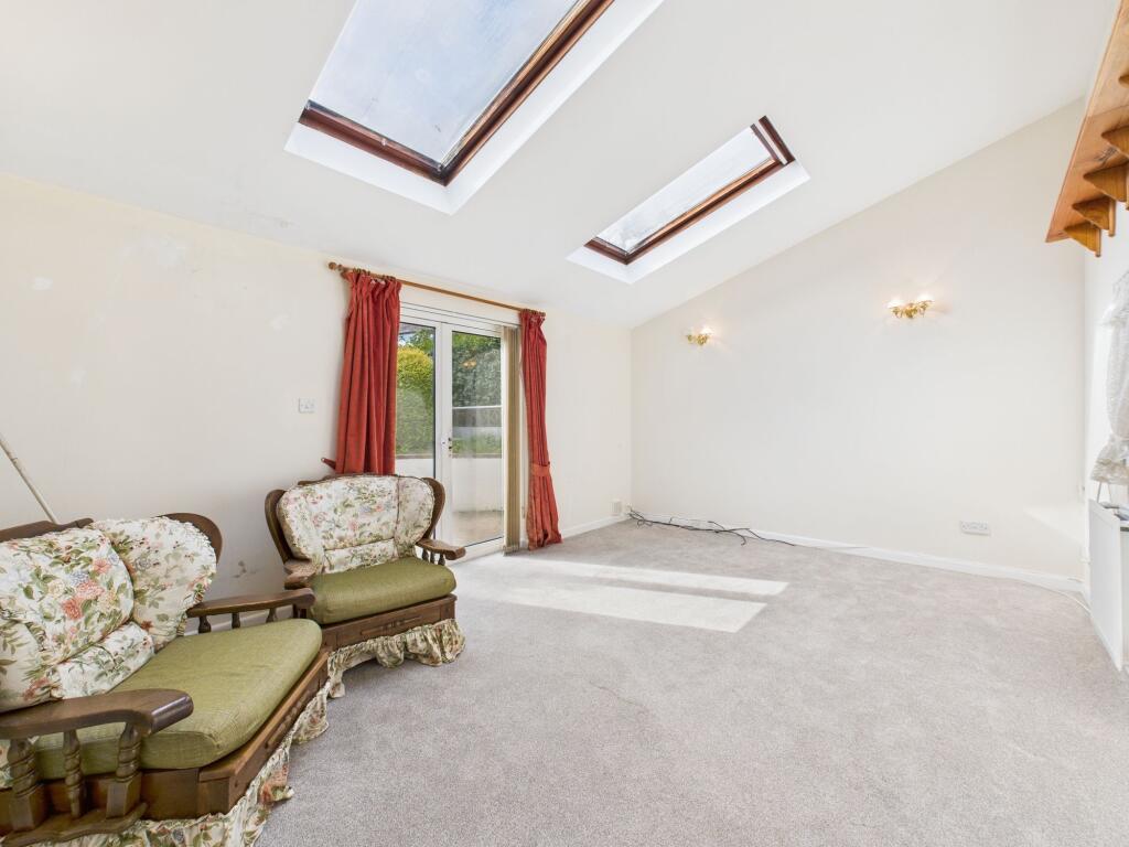 Bedroom 2 / Reception Room