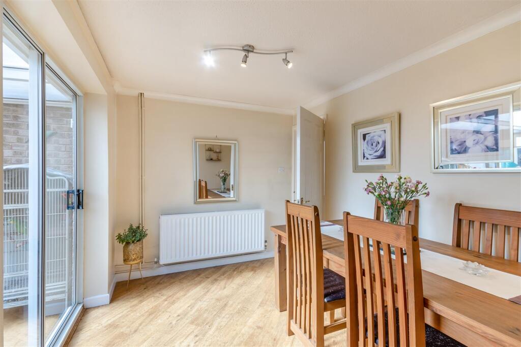 8664420-interior06.jpg