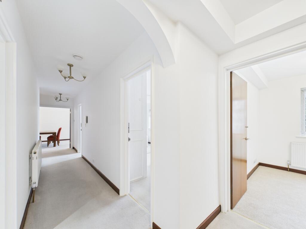 CAM03750G0-PR0075-STILL010