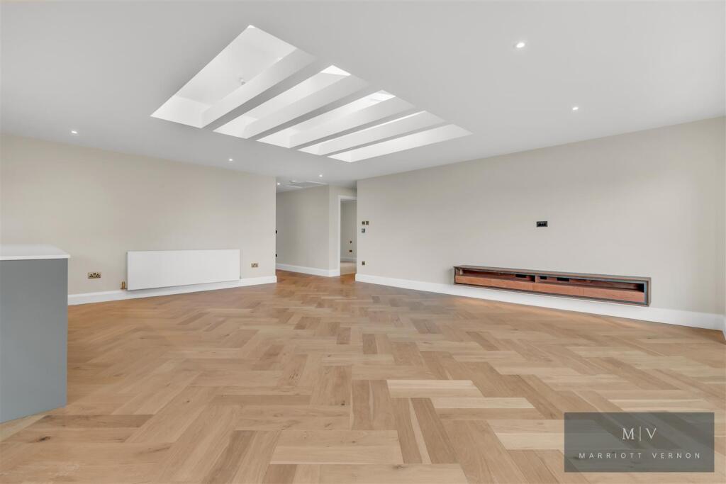 Croham Mount 16 MV-9.jpg