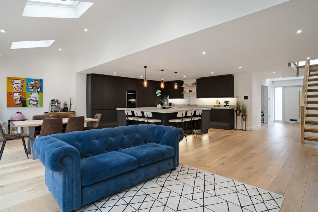 69519_3 Ashley Close, Charlton Kings - (3)_low.jpg