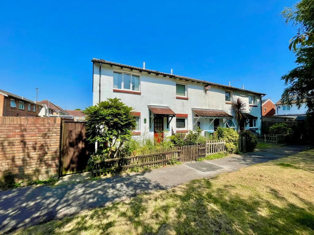 9 Beacon Way Fron...