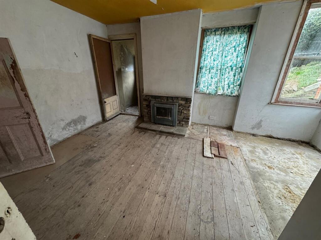 41524-2 church LGF room 2.jpg