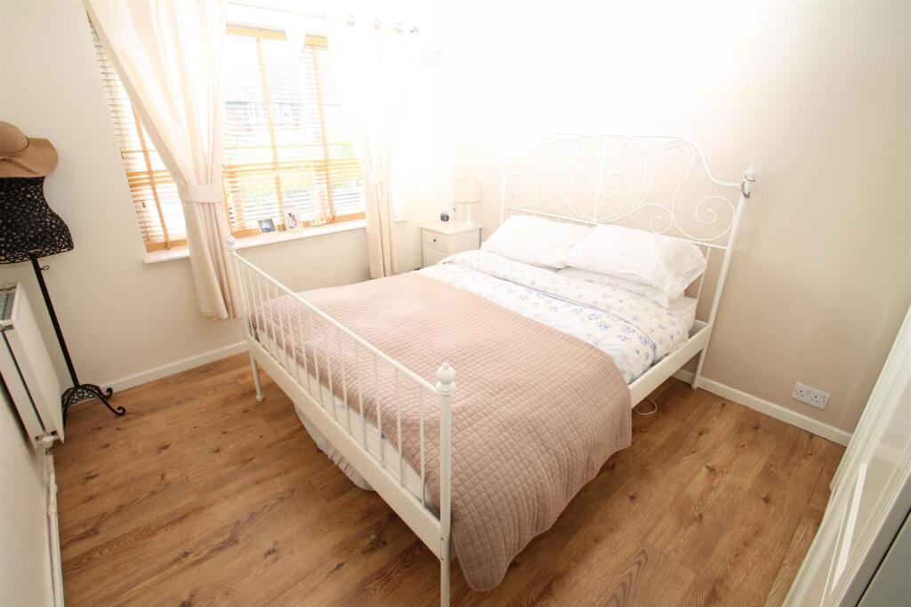 Bedroon 1.JPG