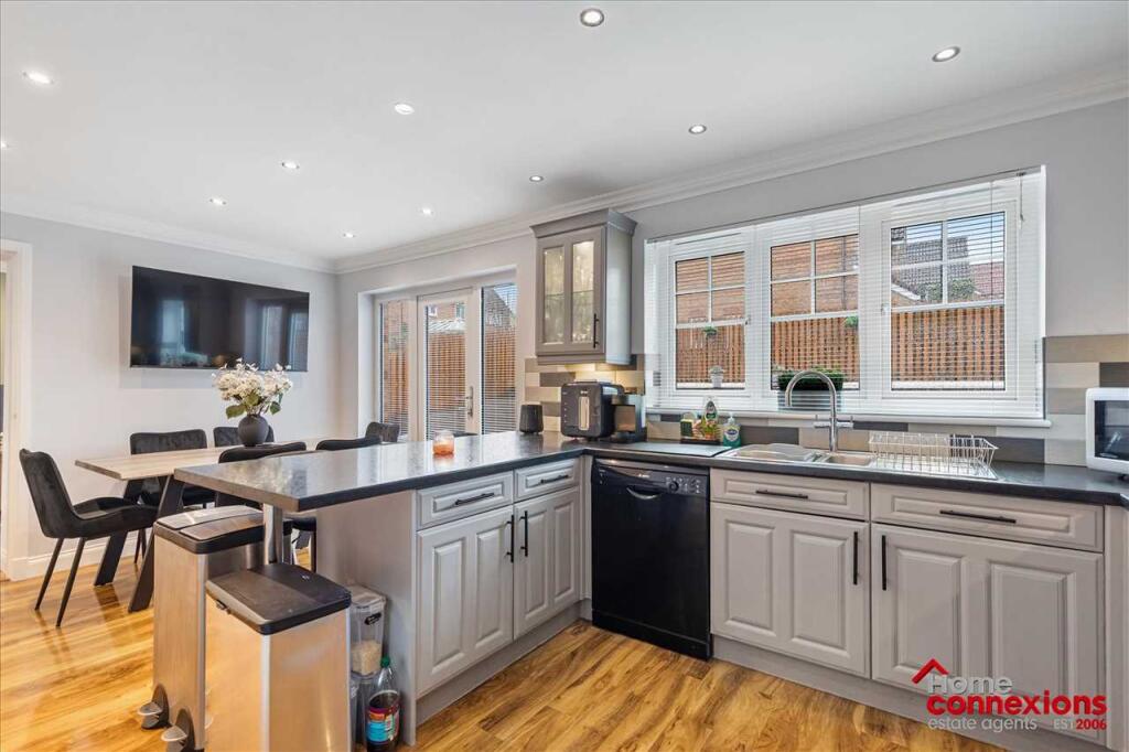 Kitchen Dining (2)