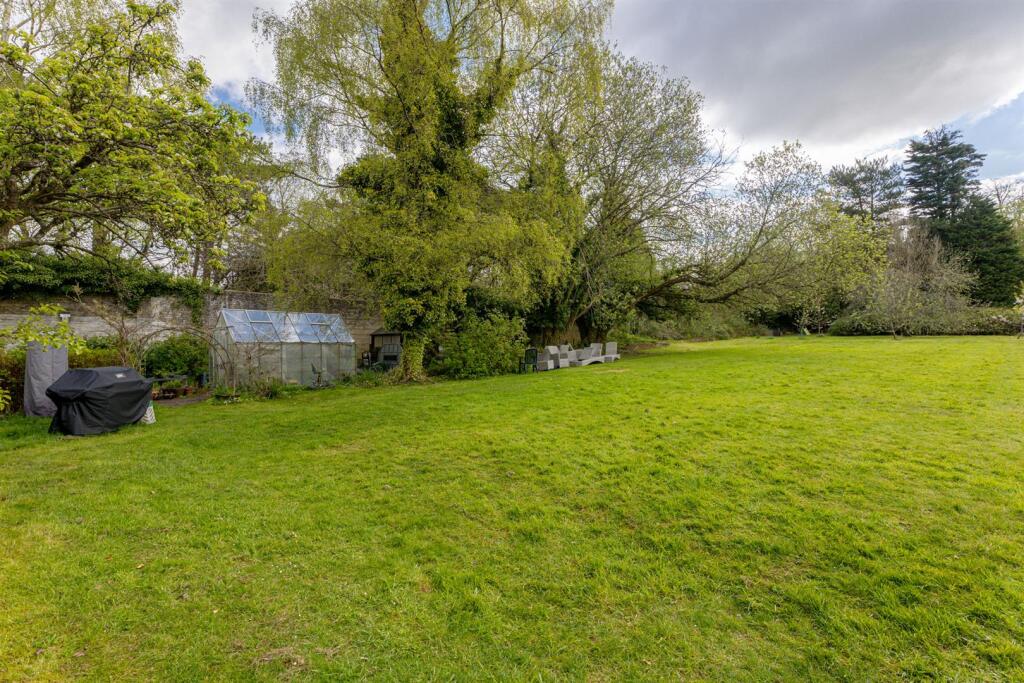 Roffey Park garden-3.jpg
