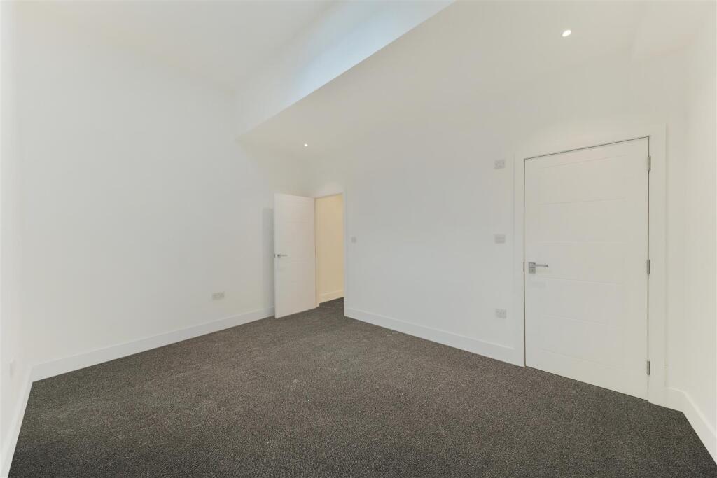 THE CHINES, 10A-18.jpg